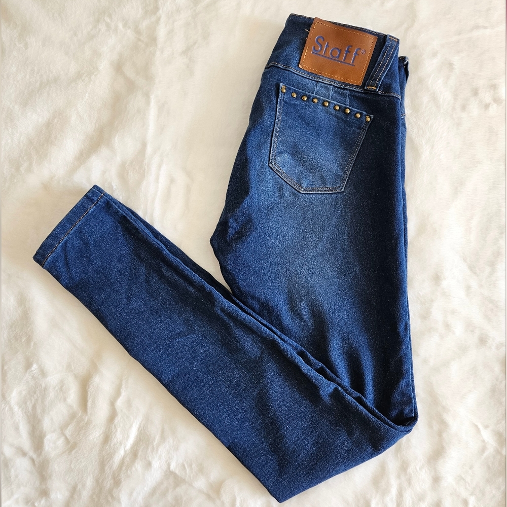 STAFF Colombian Jean Strech